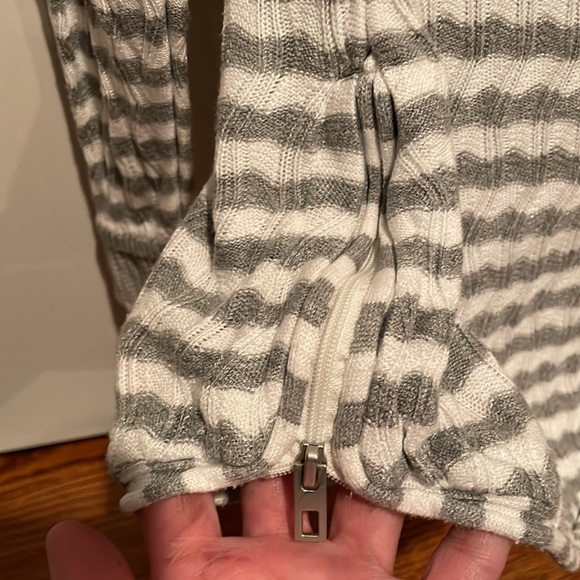 JOHN + JENN Striped Crew Neck Sweater - Picture 8 of 10